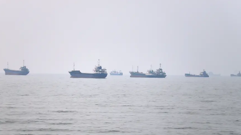 Iran, Oman near deal to control Hormuz traffic and charge ‘service fees’ Y Net